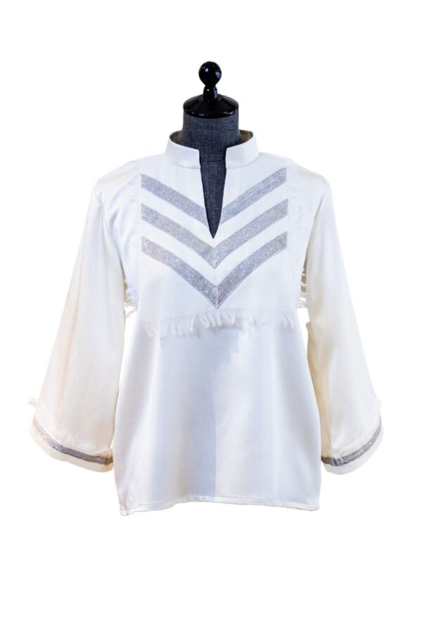 White blouse with front stripe-on